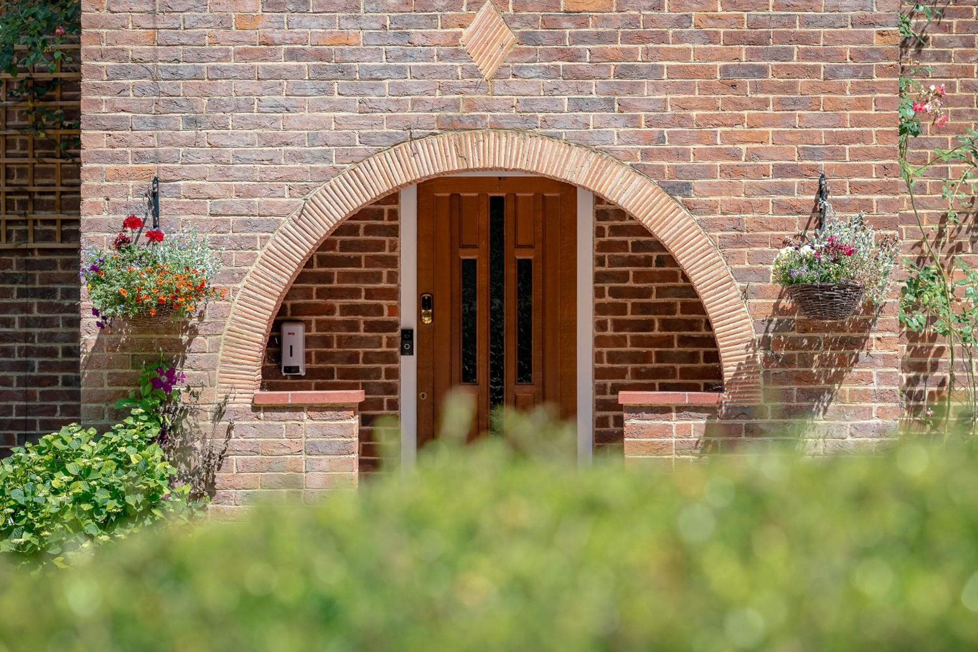 Hotel Westleigh Ashtead Exterior foto